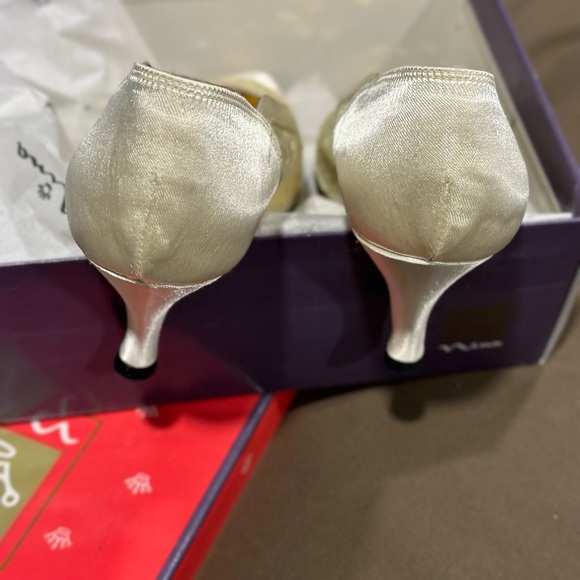 Nina Wedding shoes - beige in color - Picture 2 of 7